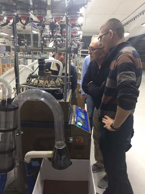 터치 스크린 완전 컴퓨터화 된 스포츠 모자와 스카프를위한 재카드 직제 기계 325 KG