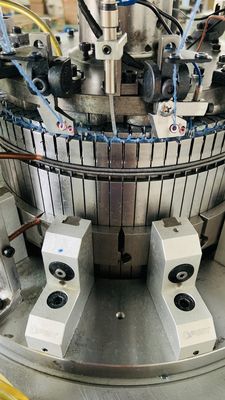 자동 0.75W 원형 비브 모자 짜기 기계로 생산을 업그레이드